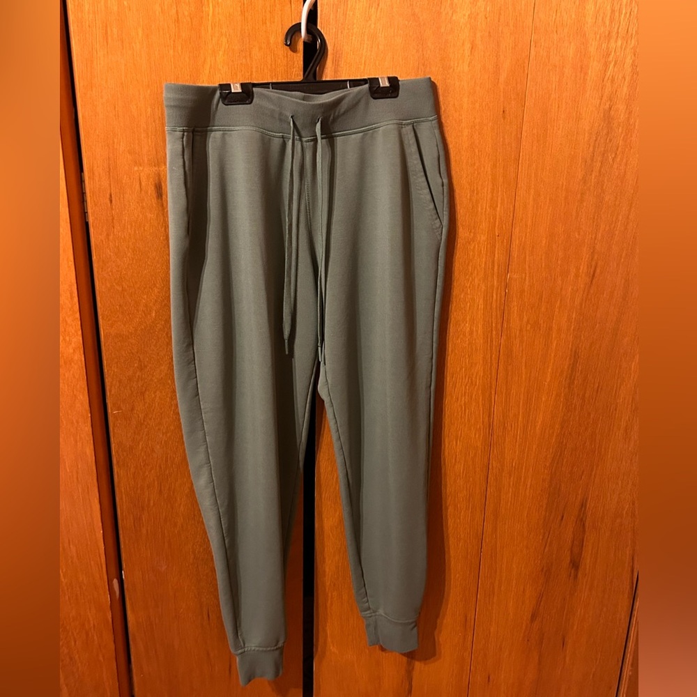 Grey jogger, dry fit material